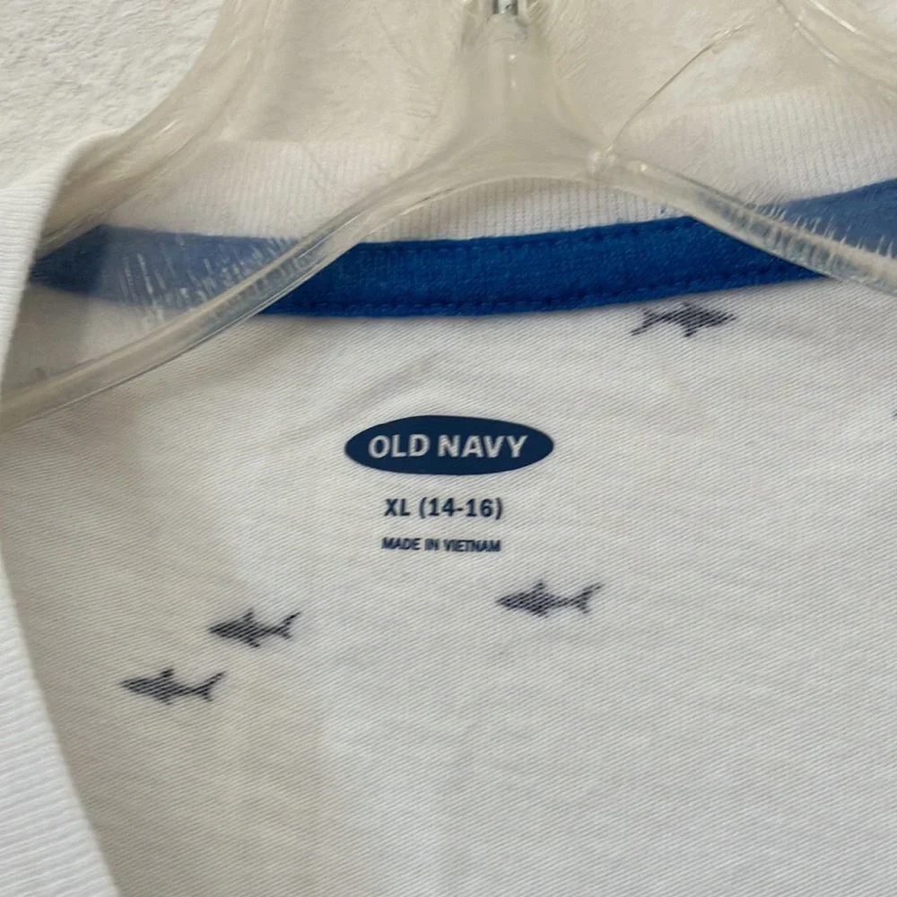 FINAL MARKDOWN Old navy boys tee xl